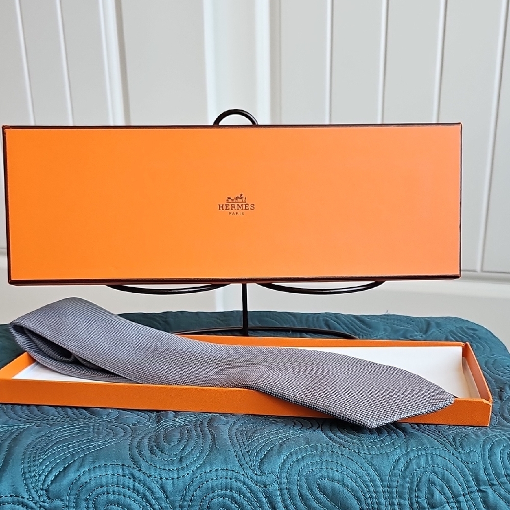 Hermès Silver Tie Luxury With Hermes Tie Box - Picture 7 of 9